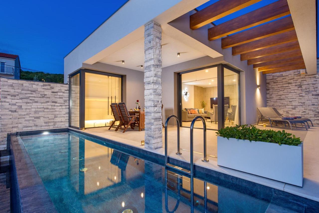 House7E Villa Smrika Exterior photo